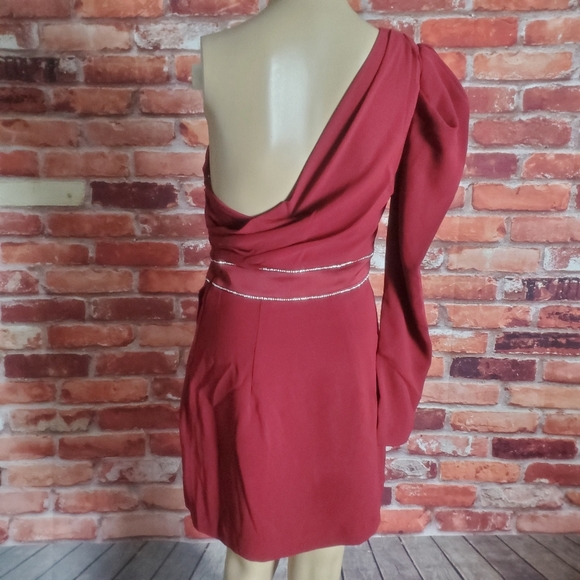 Bebe Burgundy One Shoulder Mini Dress  6 - Picture 4 of 4